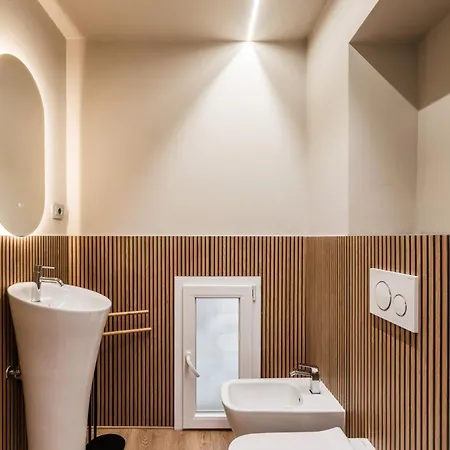 The Rent - Atmosphere And Romance: One-bedroom Just Steps From The Colosseum 罗马