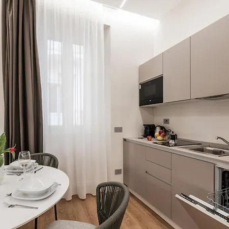 The Rent - Atmosphere And Romance: One-bedroom Just Steps From The Colosseum Apartment