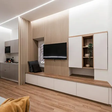 The Rent - Atmosphere And Romance: One-bedroom Just Steps From The Colosseum 公寓