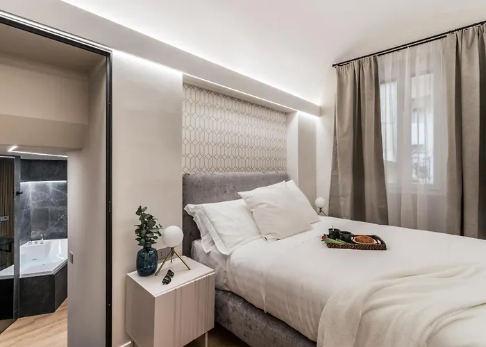 The Rent - Atmosphere And Romance: One-bedroom Just Steps From The Colosseum Διαμέρισμα