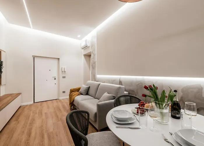 The Rent - Atmosphere And Romance: One-bedroom Just Steps From The Colosseum Ρώμη